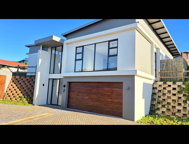 3 BEDROOM TOWNHOUSE FOR SALE IN PALM LAKES ESTATE